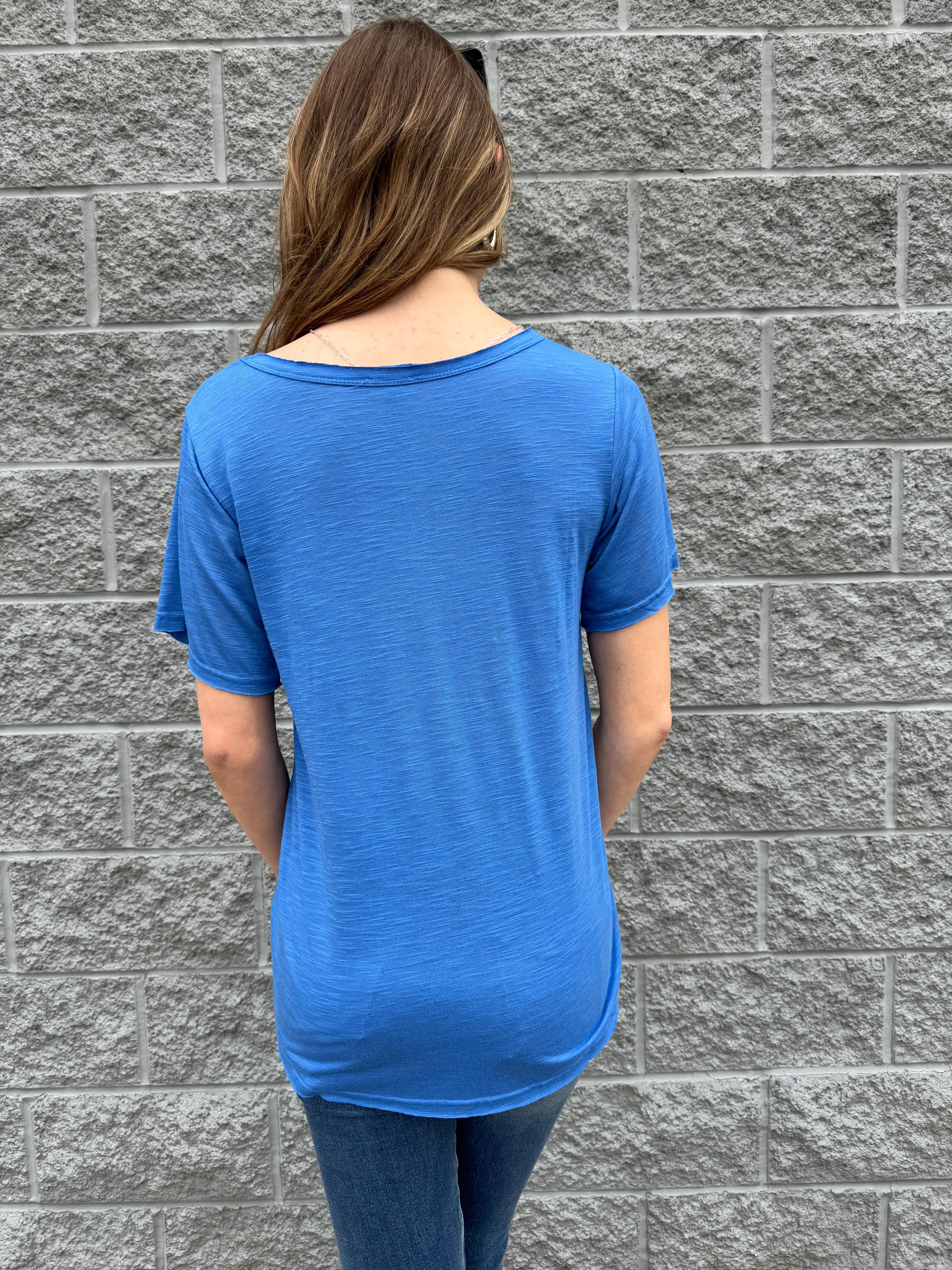 Bonnie - A Casual Slub Knit Tee