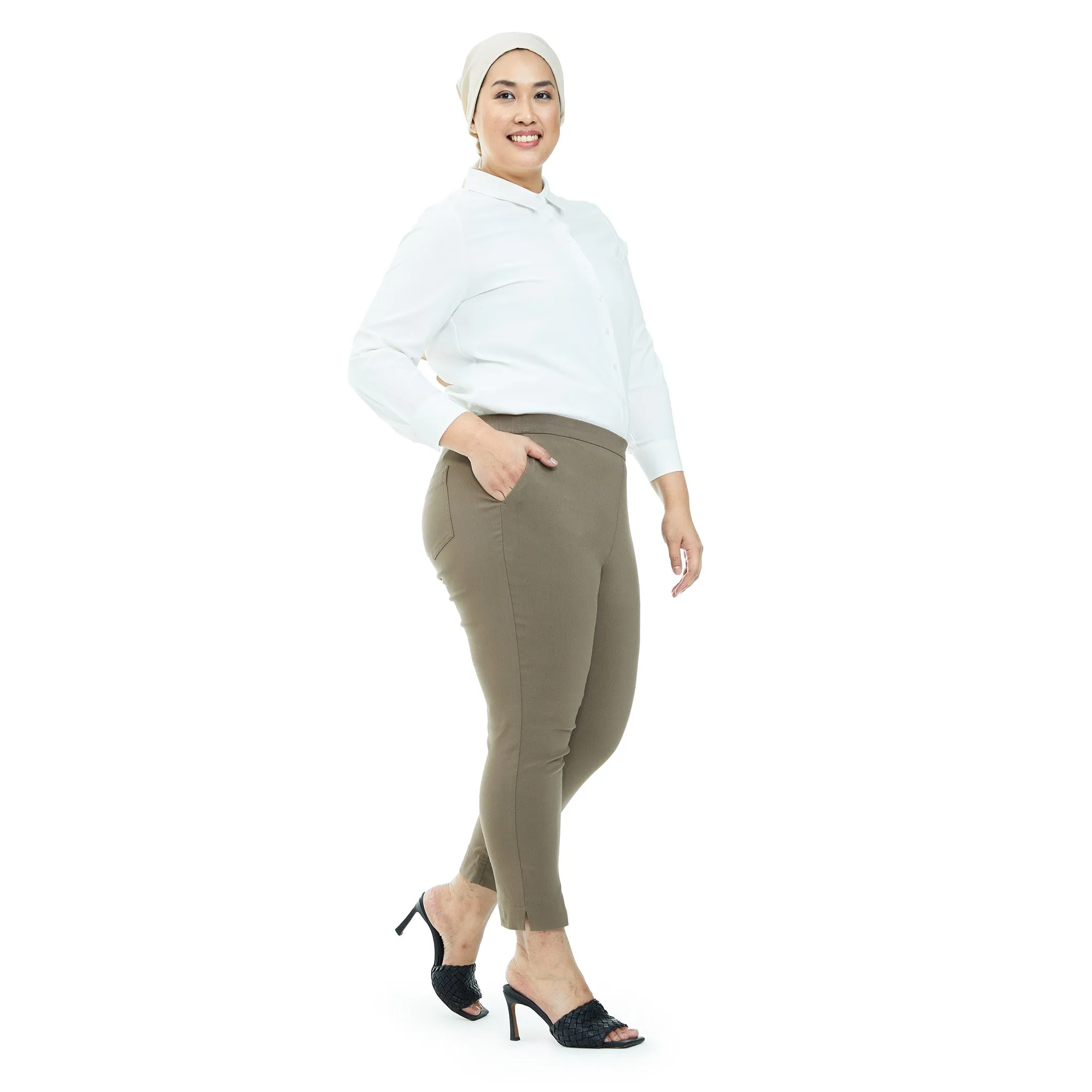 Signature Ultra-Stretch Ankle Pants